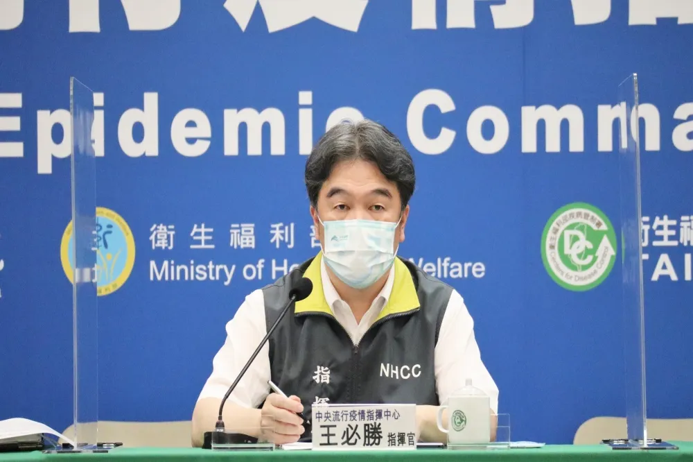 高端報廢率近34％不足奇　王必勝舉例：日本買1億劑AZ，僅打10萬劑