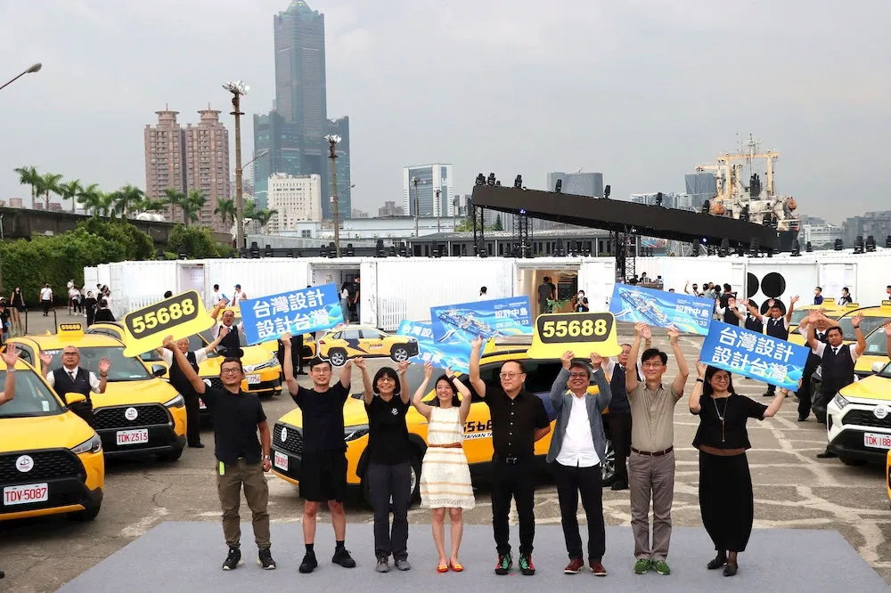 高市府攜手台灣大車隊　全新車頂燈及車身設計正式上路　史哲：展現來自高雄設計力