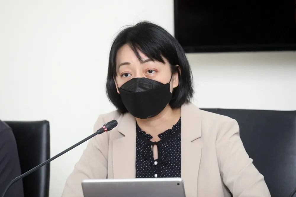 鍾東錦遭質疑反問「我殺了誰？」　王婉諭怒貼證據：是忘記了還是害怕想起來
