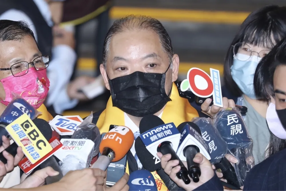 不忍了！蘇煥智控高階警官幫摺蓮花　黃承國怒辱及亡父要提告