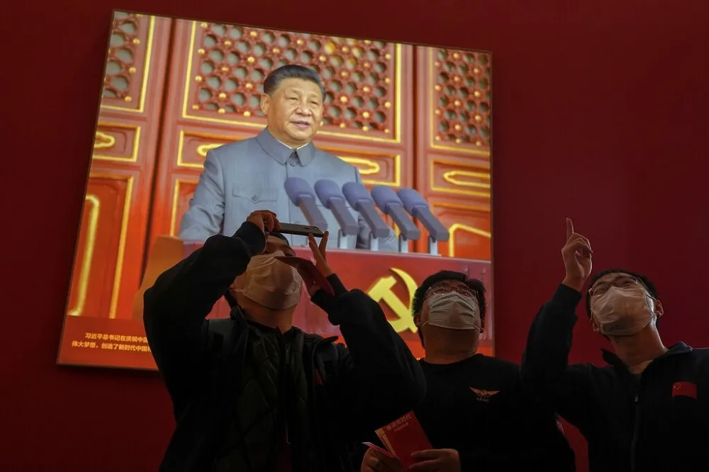 【中共二十大】習近平開幕講話：婚禮也暫停　新人和賓客全體肅立唱國歌