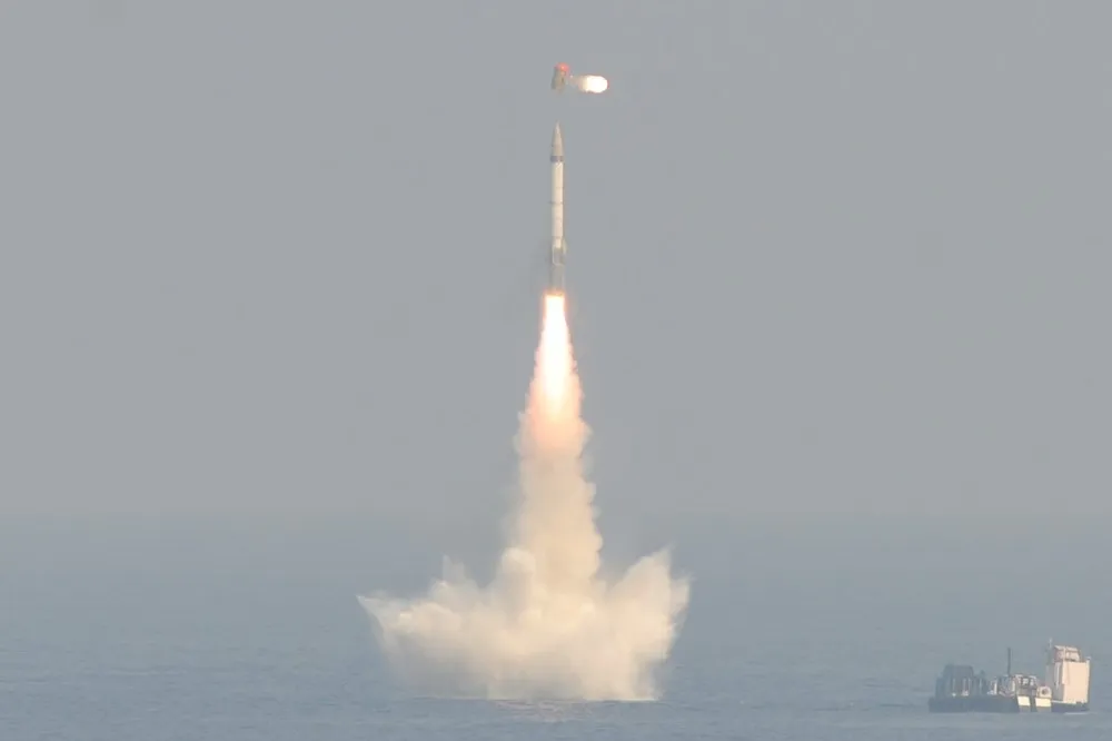 趕在中共二十大前夕秀肌肉　印度國產潛艦成功試射彈道飛彈