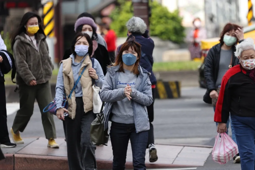今晨最低溫苗栗15.1度！周末共伴效應　恐又有「致災性」豪雨