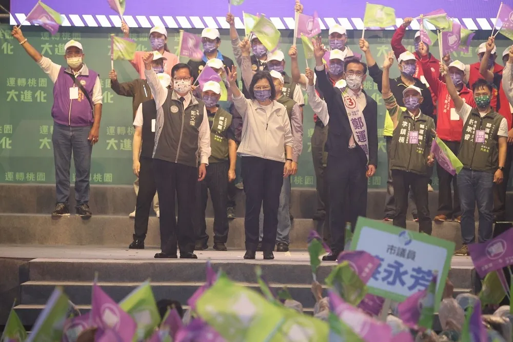 四度幫鄭運鵬助選　蔡英文喊：票投3號，讓桃園進步不回頭