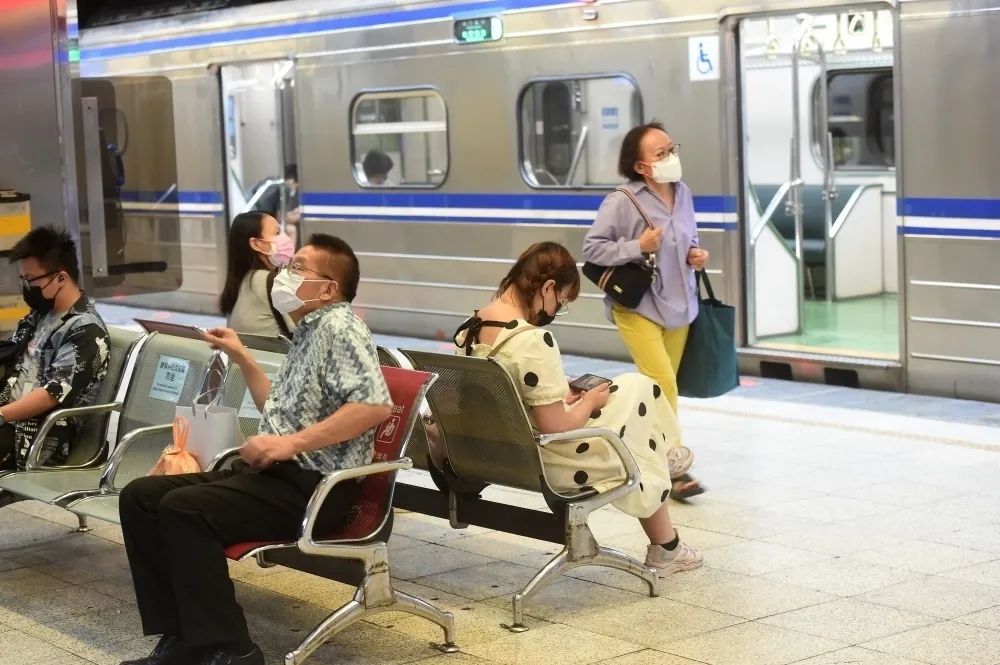 台鐵玉里─富里拚明年春節前復駛　10／26起北東班機8折優惠