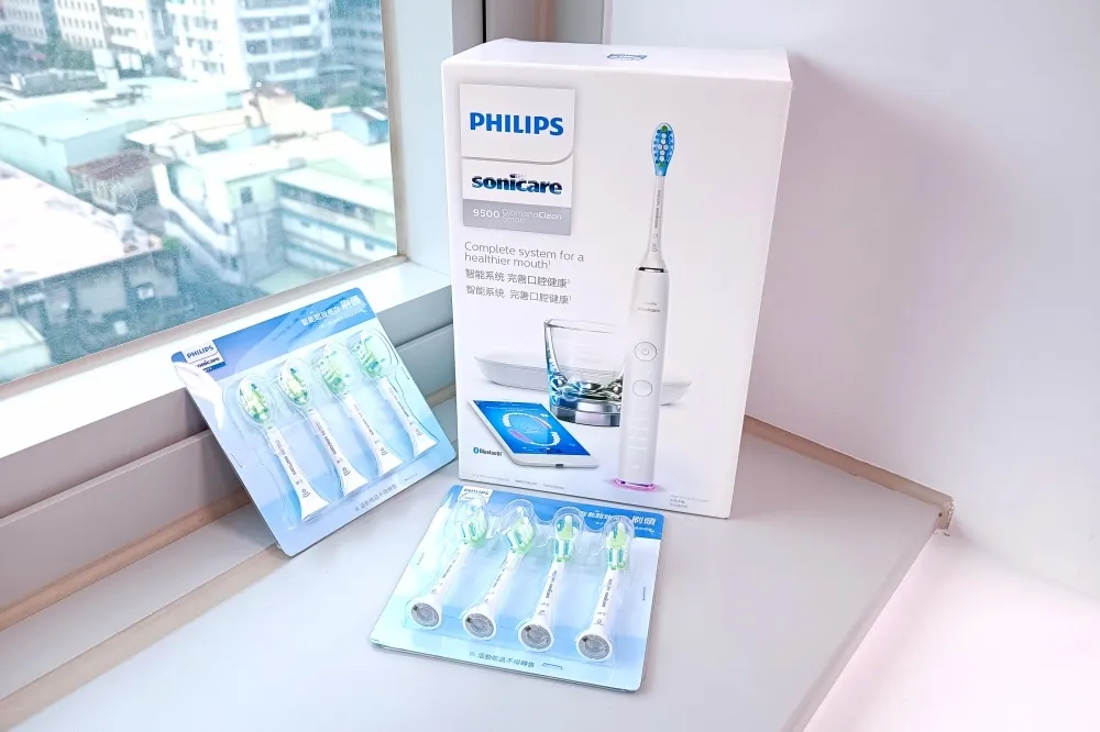 牙周病影響心血管疾病！「飛利浦 Sonicare 鑽石靚白智能音波震動牙刷」微洗牙、有感亮白　年底前購買再送 2 年份刷頭