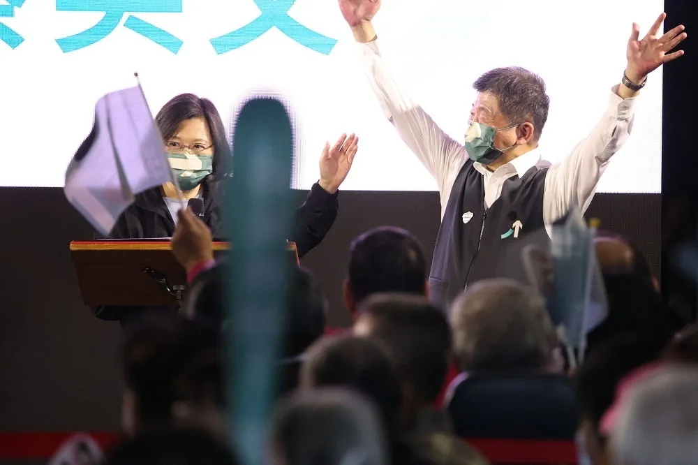 【現場觀察】辣台妹上場！蔡英文號召英粉相挺　陳時中和蔣萬安民調成「麻花捲」得再加把勁