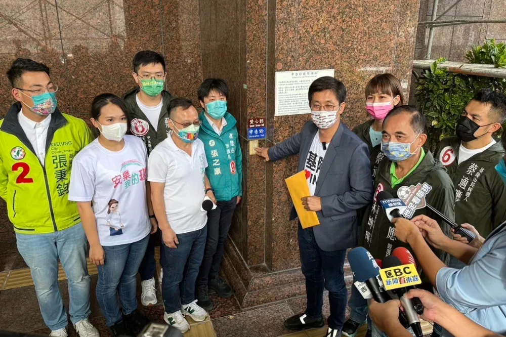 不滿謝國樑指控競選團隊滿滿黑道　蔡適應今赴地檢署提告