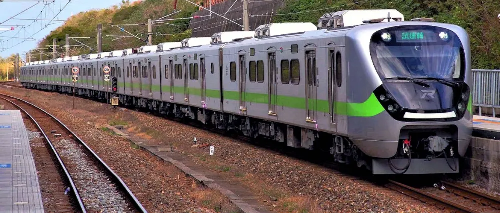 台鐵又斷了！「台南=新營」段電車線斷落　緊急採公路接駁