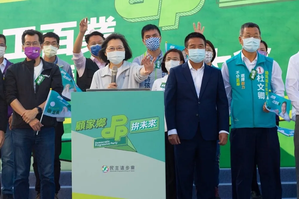 力挺徐定禎！苗栗72年沒政黨輪替　蔡英文喊：換黨做看看