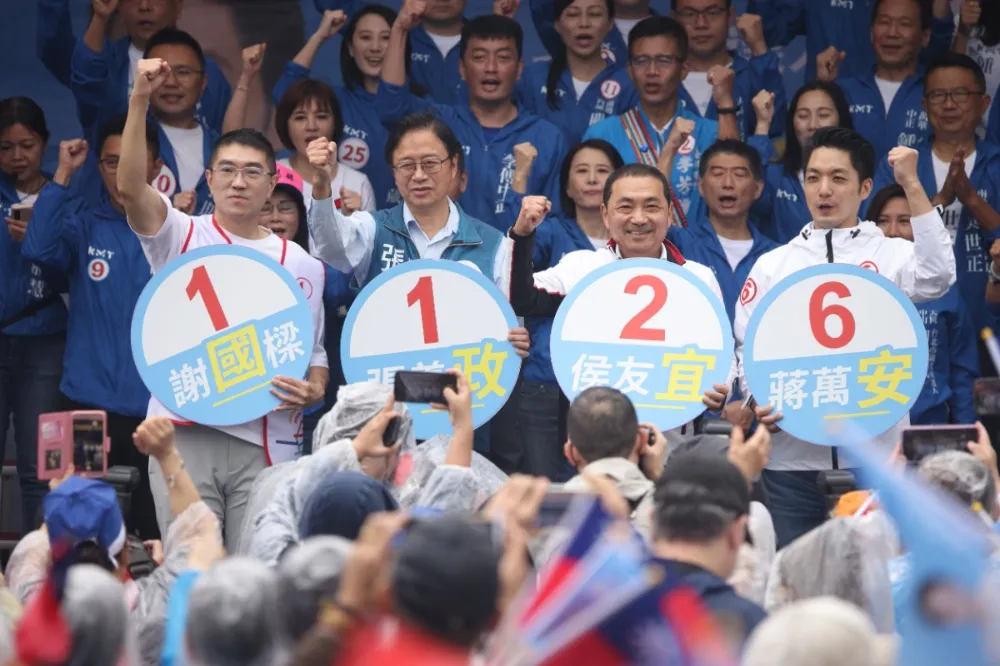 藍營超級合體日！韓國瑜首次同框張善政　北北基桃4將高呼全壘打