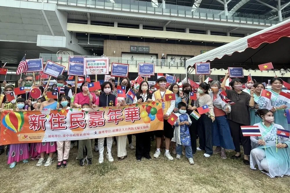 中市新住民節慶活動成果展閃耀登場  Diy泰國水燈「亮光明」