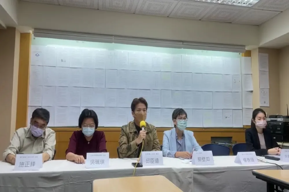 不滿學校未公開論文審定報告　蔡壁如：校園成白色恐怖戰場