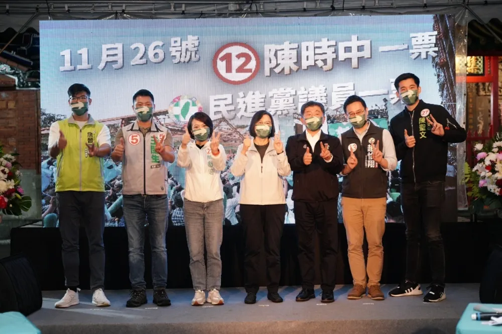 【獨家】另類拔樁！蔡英文、陳時中踏進深藍景美集應廟開講　挺藍董事會和阿中搏感情