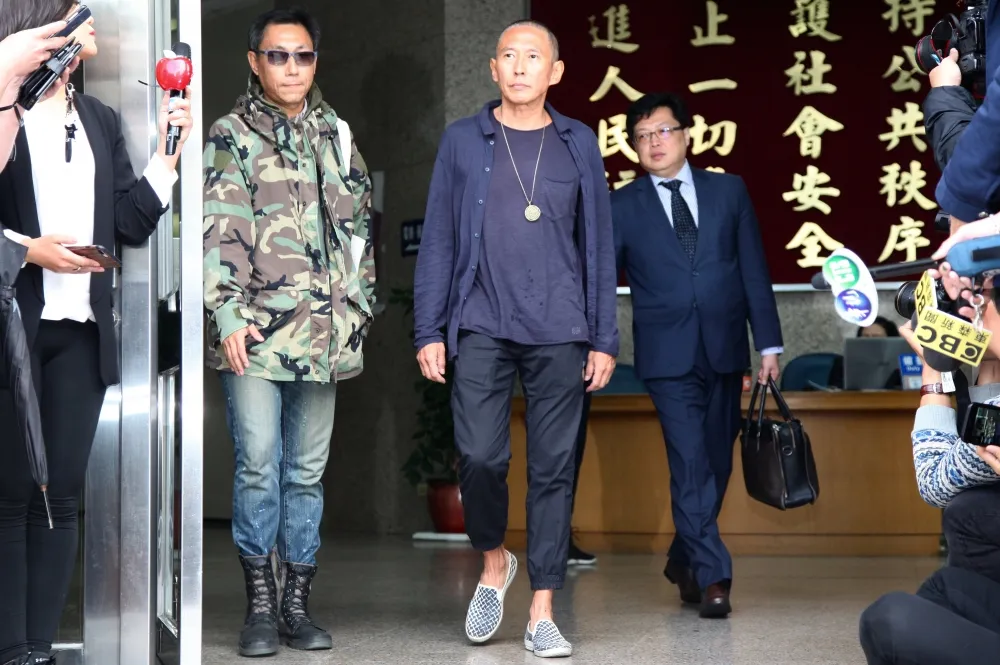 免上工只摺蓮花？鈕承澤遭爆獄中享特權　被批「好像花監是他開的」