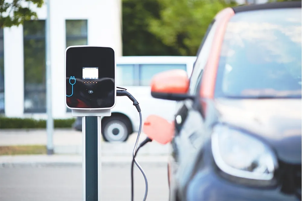 鴻海攜手沙國打造　新品牌CEER電動車預計2025開賣