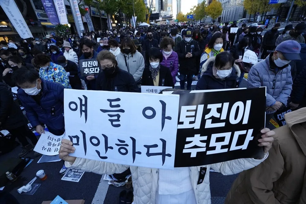 【梨泰院悲劇】身處「地獄朝鮮」的年輕世代　能等到答案還是只能自己舔傷口？
