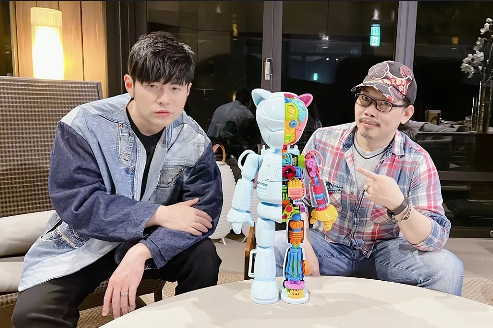 【推聯名款公仔】周杰倫與方文山合作22年成黃金搭檔　兩人年輕時曾互看兩相厭