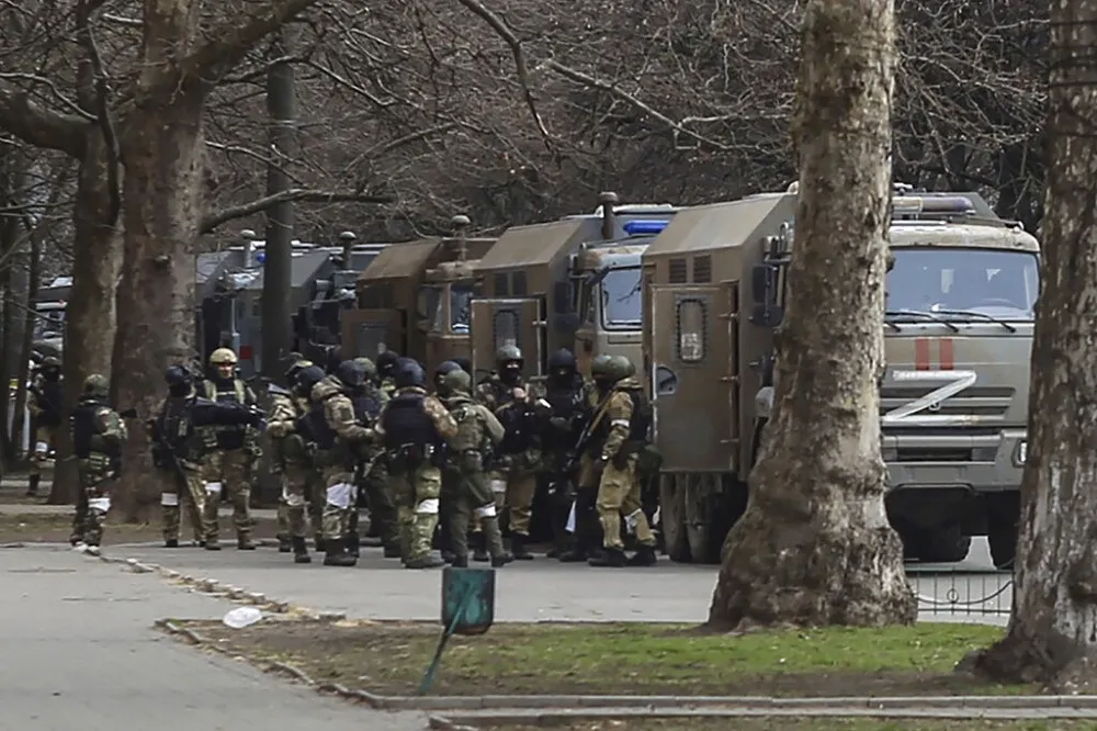 逃命要緊！避免大軍遭包圍全滅　南線俄軍放棄赫爾松市撤回聶伯河東岸