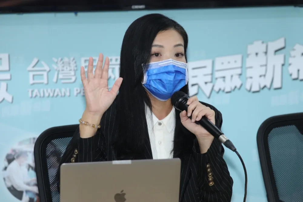被控浮報助理薪資+逼繳公積金　高虹安親上火線說明