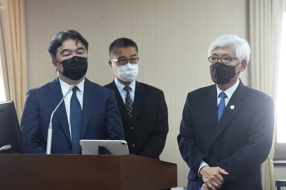 口罩禁令最快11月底、12月初解除　王必勝：1126投票仍要戴