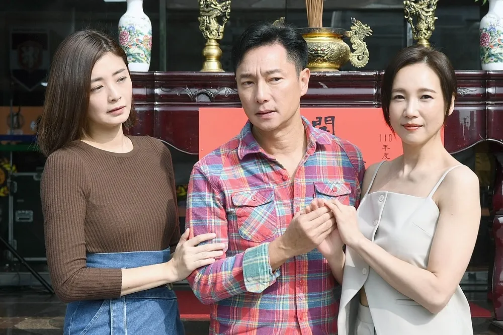 張本渝、謝祖武《婚姻結業式2》續談熟齡戀　她曝開拍新作最需克服他做鬼臉