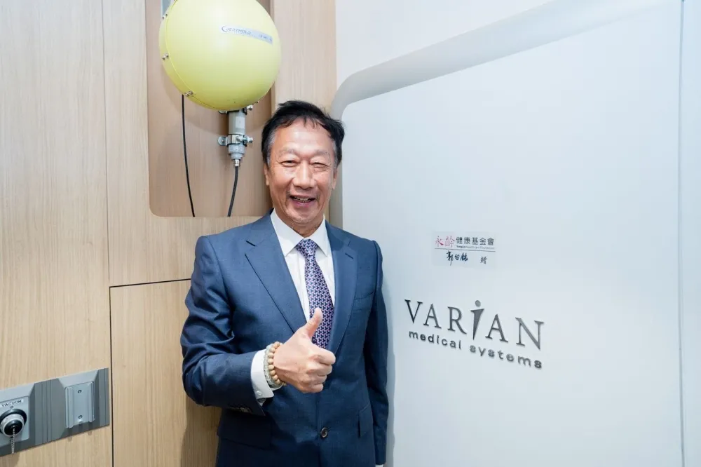 癌症帶走親弟和前妻　郭台銘吐露蓋癌醫動機、願景