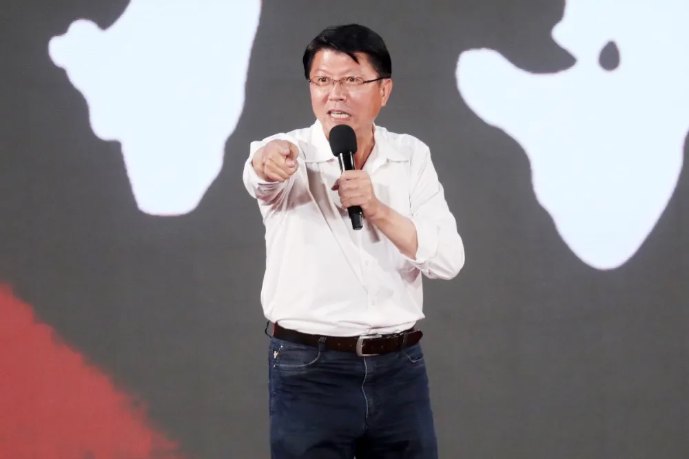 綠營質疑租國有地經營民宿未申報　謝龍介：民宿屬家庭副業不需登記課稅
