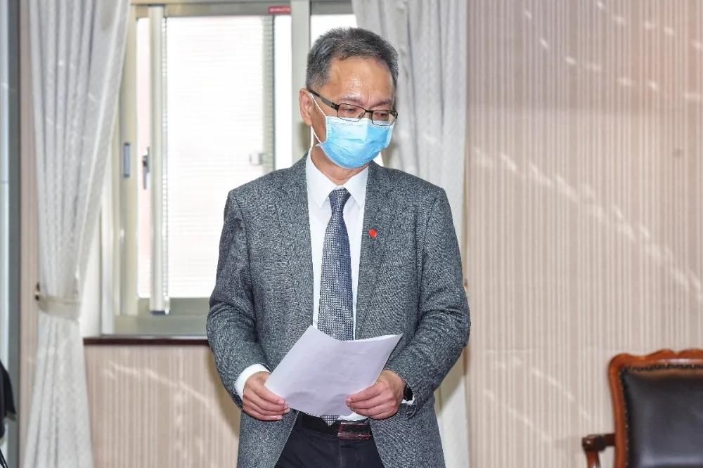 藍委要求公布疫苗掮客名單　薛瑞元拒透露「才掀一半就遭網路狂攻」