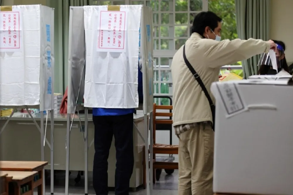 【投票懶人包】出門投票別白跑　投票地點時間、要帶什麼、注意事項一次看