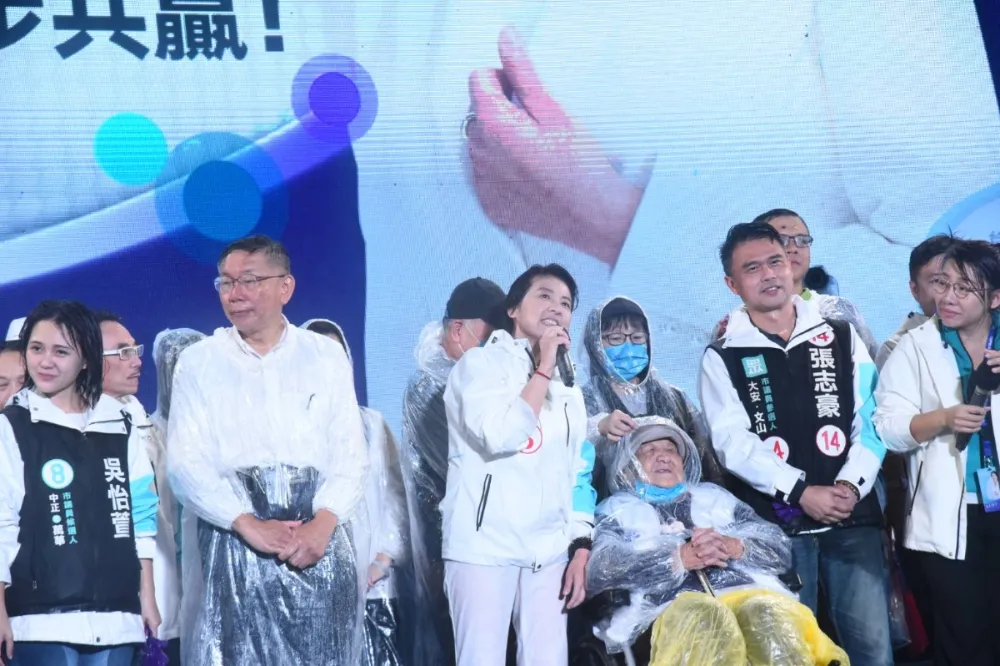 選前之夜神秘嘉賓！93歲母親坐輪椅現身　黃珊珊超驚喜