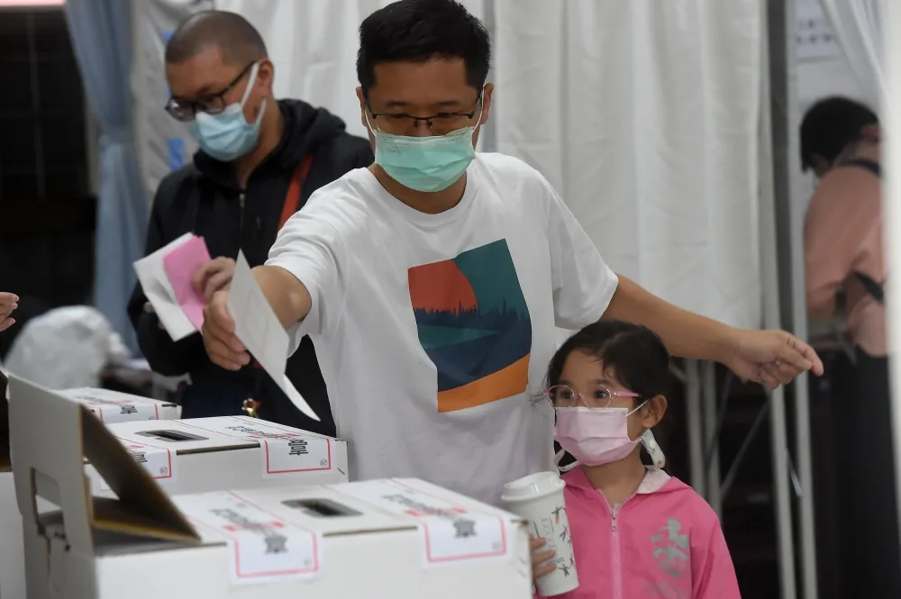 【縣市長選戰】國民黨獲570萬選票過半、民進黨474萬票　投票率59.86%創新低