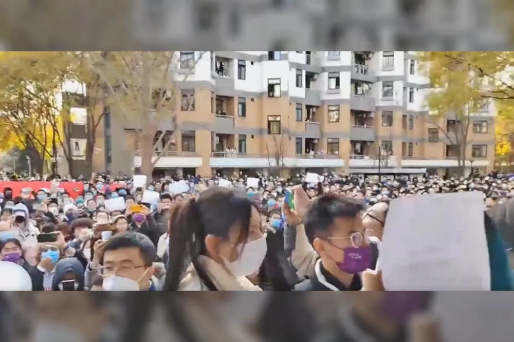 【白紙革命】1989年以來罕見　北京清華大學學生示威要求民主法治　