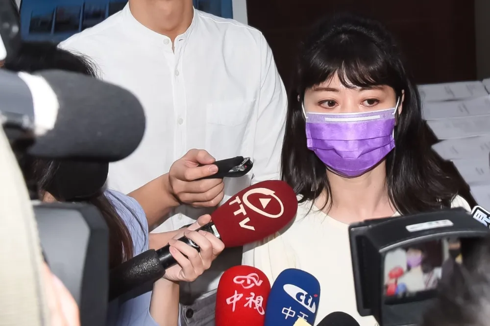 高嘉瑜嗆側翼網軍是豬隊友　酸王浩宇「只能在同溫層取暖」