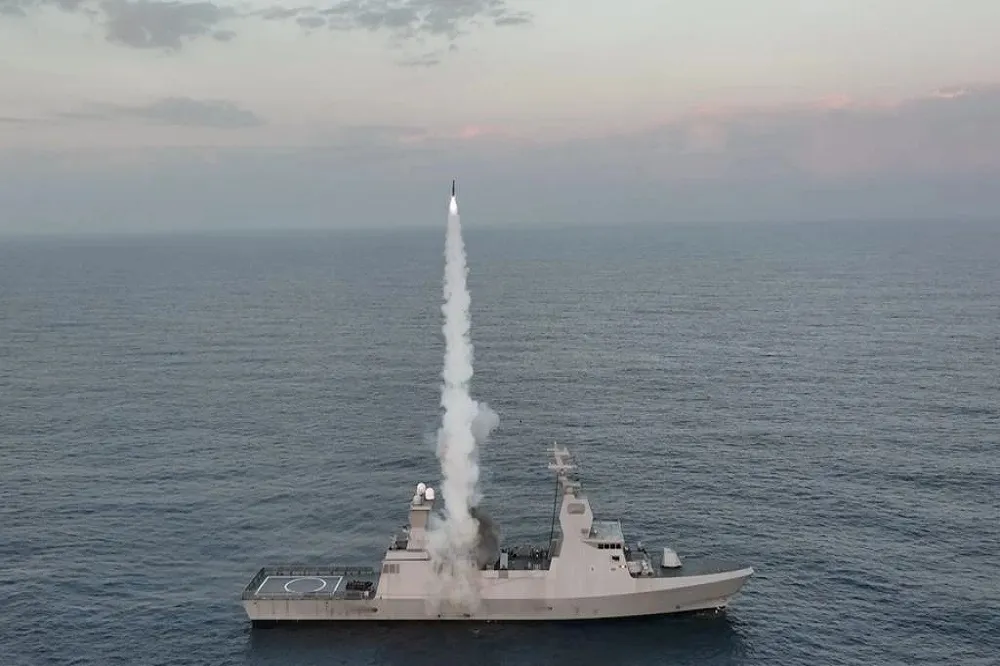 【有片】以色列薩爾6型巡邏艦　成功首測「閃電」長程防空飛彈