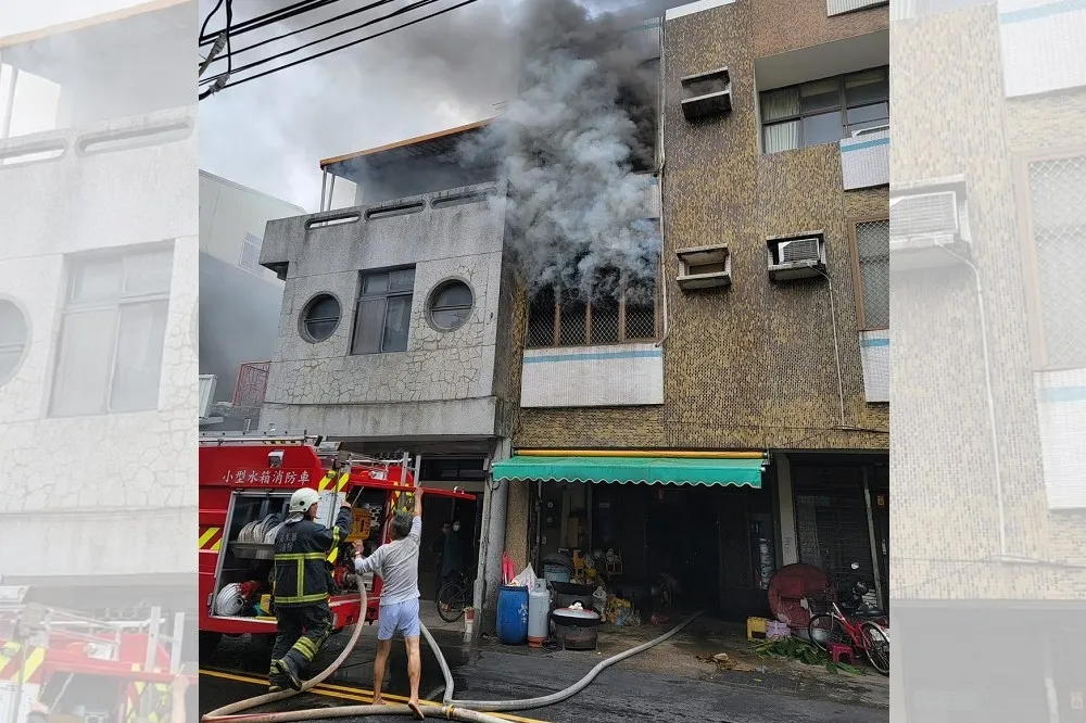 悲慟！苗栗民宅火警黑煙狂冒　3姊弟遭嗆昏命危送醫搶救仍不治