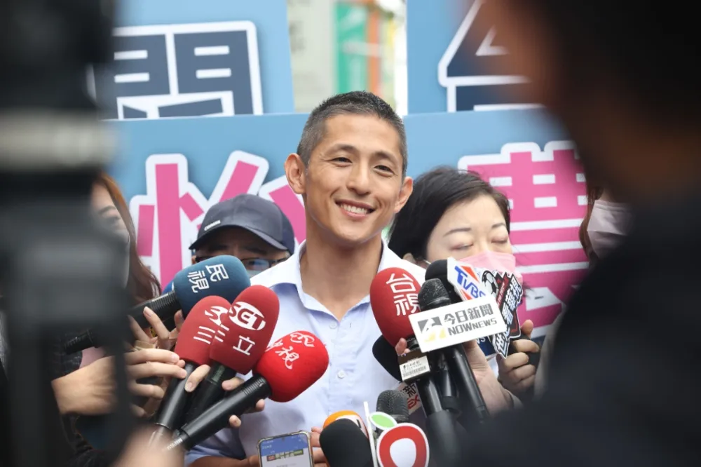「農婦」心碎！吳怡農已經結婚了　坦承10月登記、老婆是圈外人