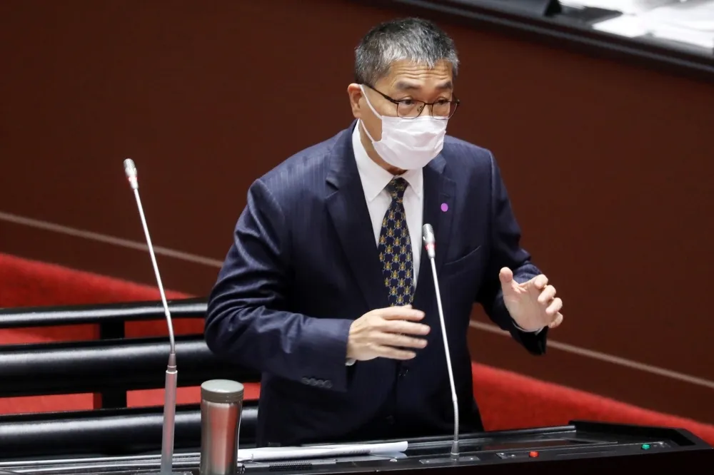 【快訊】徐國勇辭意甚堅　蘇貞昌勉予同意、花敬群將暫代內政部長