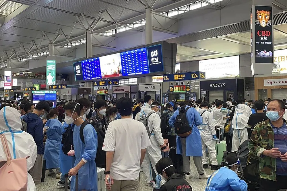 【防疫鬆綁】中國多地核酸採樣、檢測與採購項目宣告終止　上海迪士尼宣告重新開放