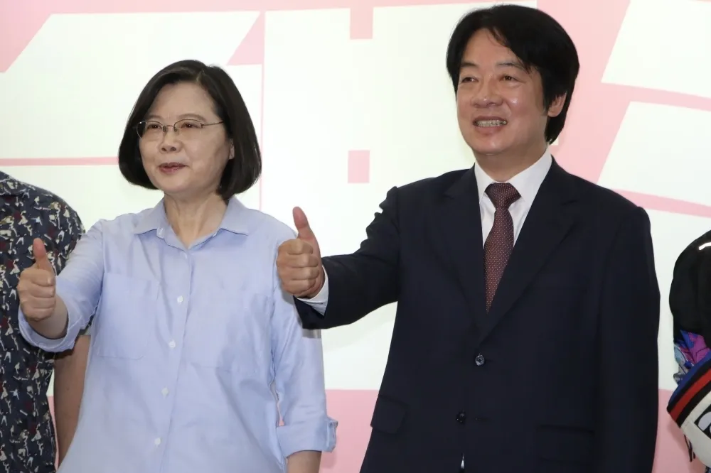 賴清德確定參選民進黨主席　蔡英文表示祝福