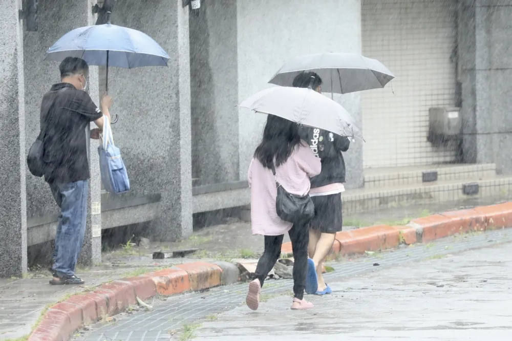 明起東北季風增強　北部濕冷下周低於12度