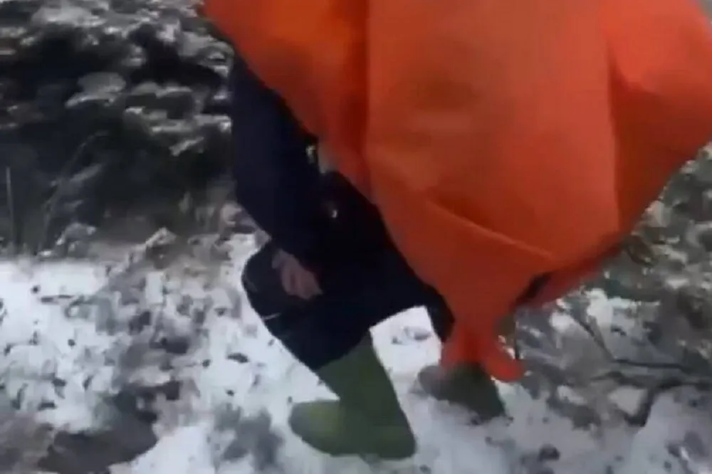 雪山今晨降下今年入冬以來初雪　合歡山月底啟動雪季管制