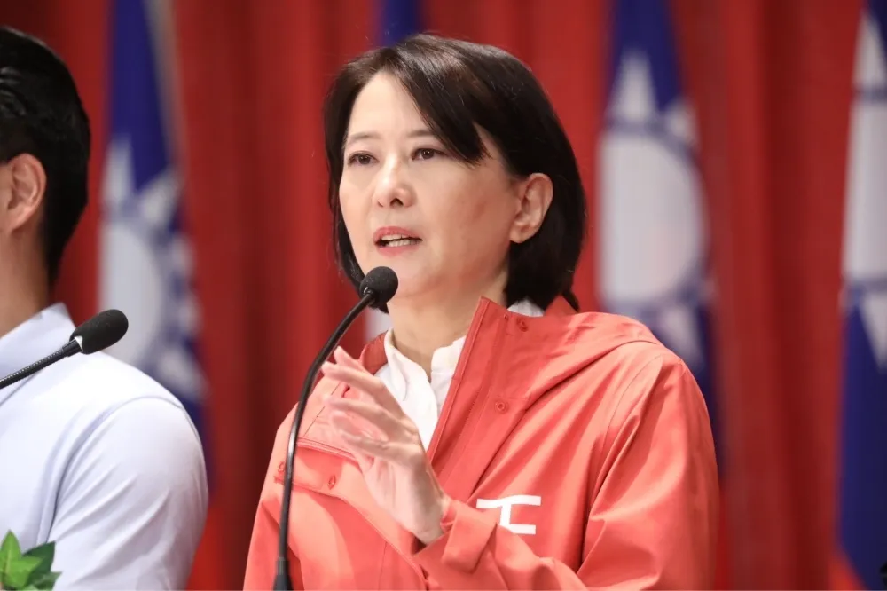 王鴻薇深夜確診今起暫停行程　改用直播、替身向選民拜票