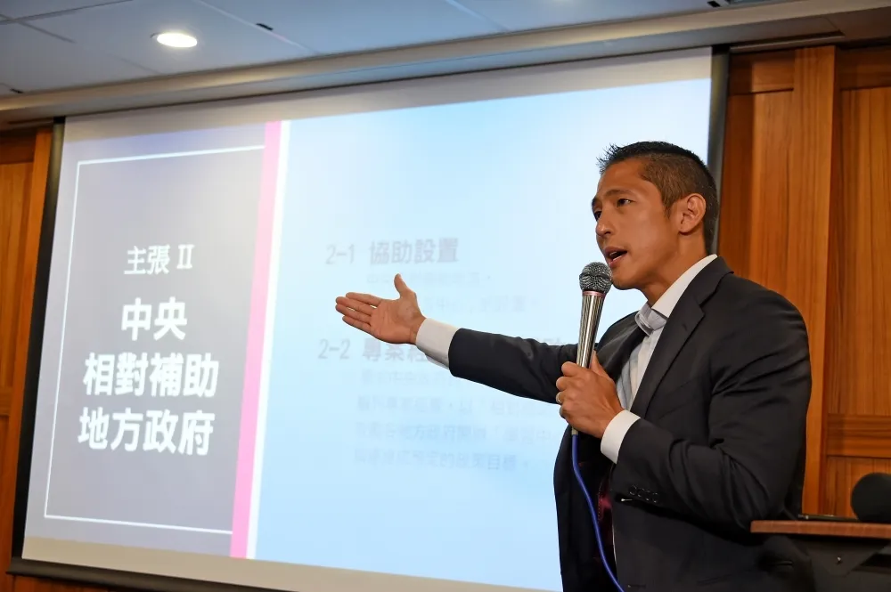 兒童雙語政見遭王鴻薇酸「先去補課」　吳怡農嘆：別為批評而批評