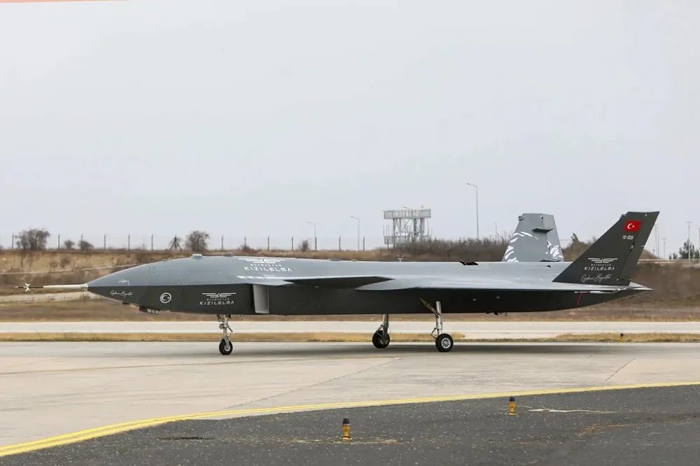 【有片】土耳其匿蹤無人機「拜卡紅蘋果」成功首飛　盼改變戰爭遊戲規則