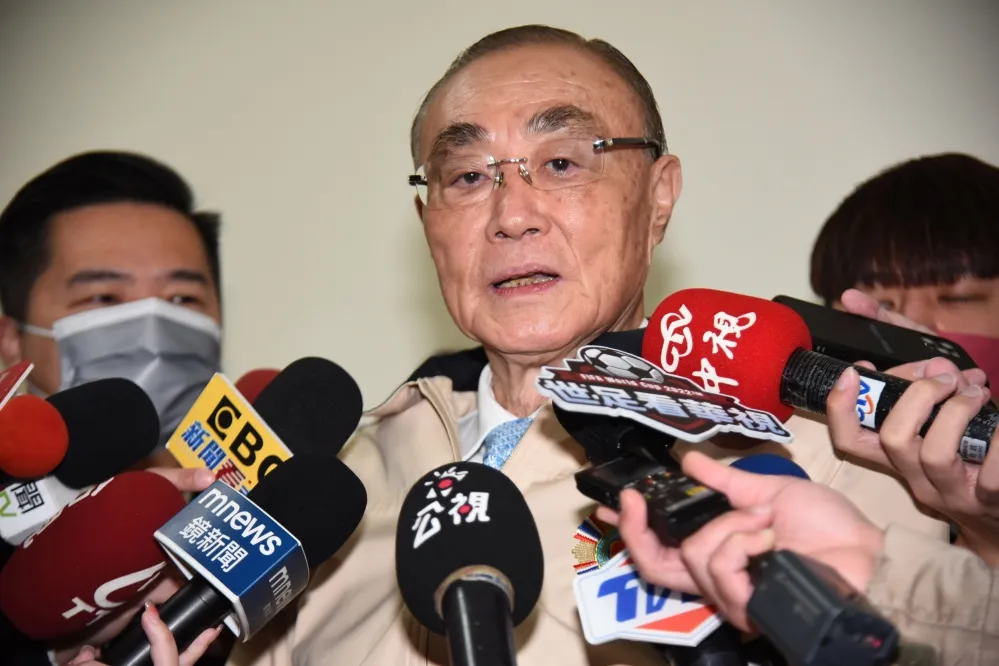 馮世寬支持延長兵役「合情合理」　反對松機遷移案