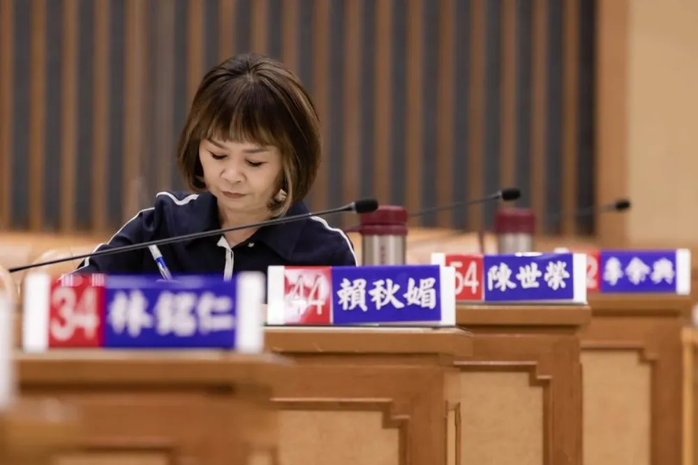 新北市議員賴秋媚涉餐會選賄30萬元交保　喊冤「會員大會繳費」