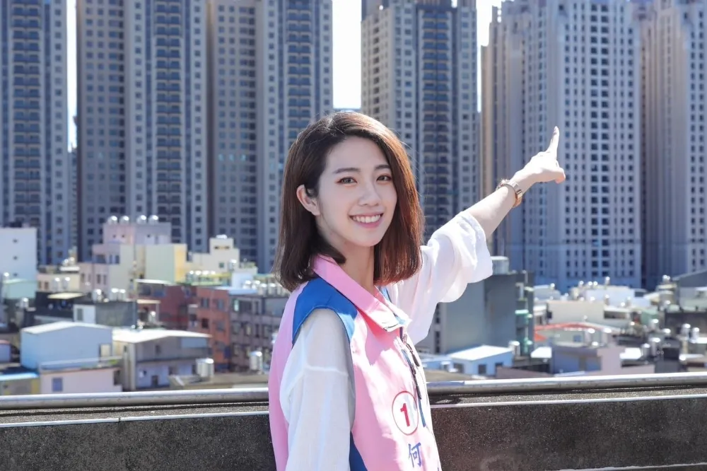 網友心碎！最美準里長何芝寧自曝已「死會」　笑稱結婚要問算命師