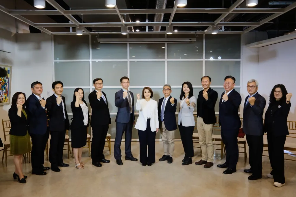 屏東縣長周春米公布小內閣名單　逾四分之三局處首長留任僅6人新任