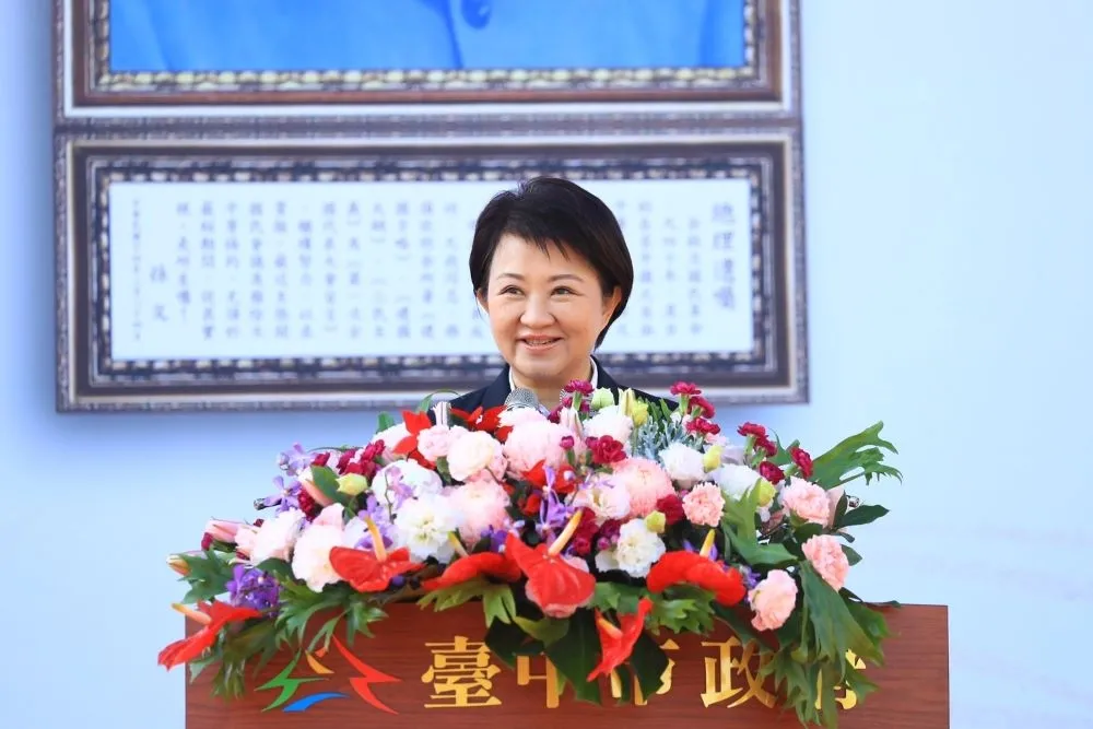 【台中市長就職】盧秀燕提10大新政策　這次不送谷關空氣瓶改送神秘禮物